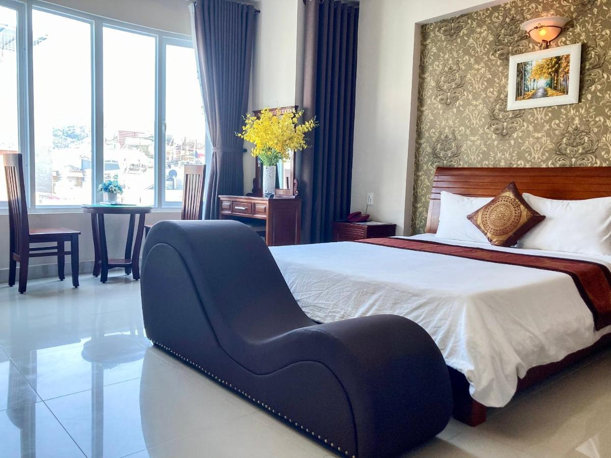 Queen Garden Hotel & Apartment Вунгтау Экстерьер фото